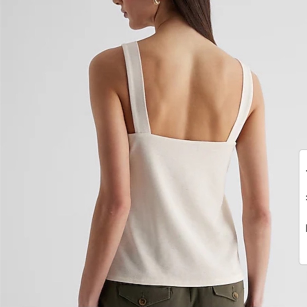 Express V-Neck Ruched Split
Hem Tie Tank - Picture 2 of 6